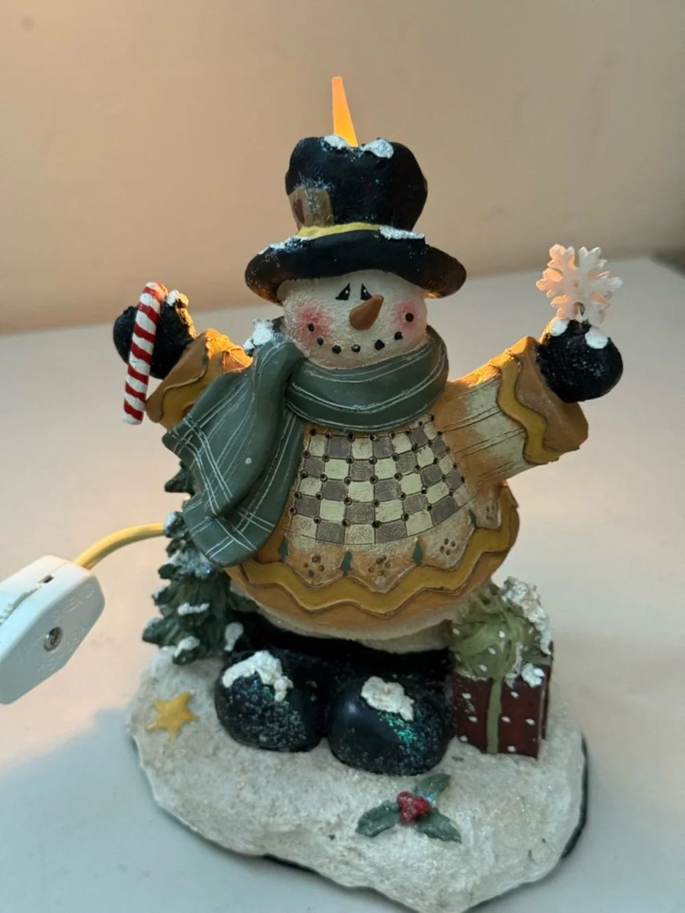 Vintage CRAZY MOUNTAIN Lighted Snowman Christmas Resin‎ Figurine Decor